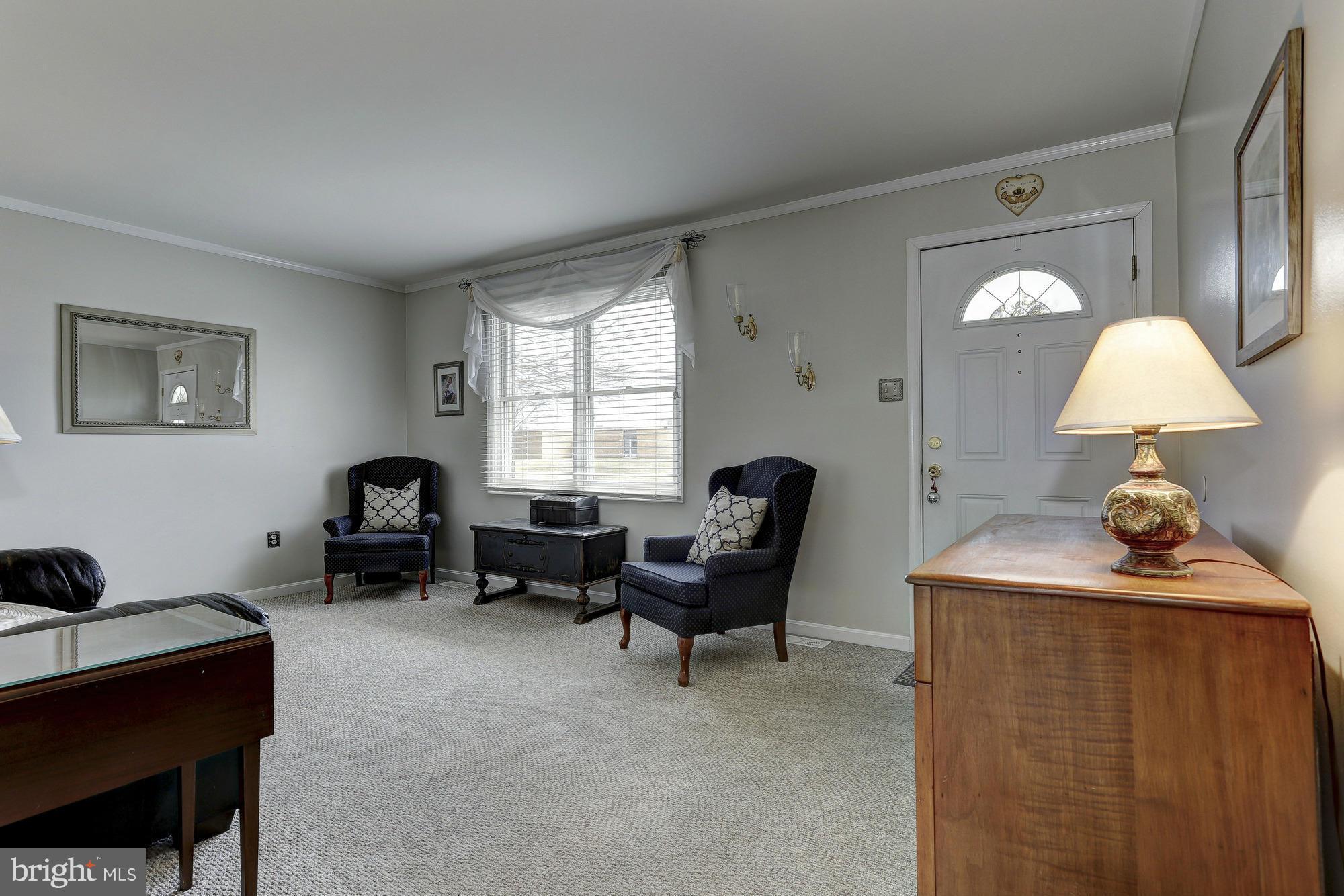 820 Uniontown Road Westminster, MD 21158 - Photo 2 of 25 Living Room