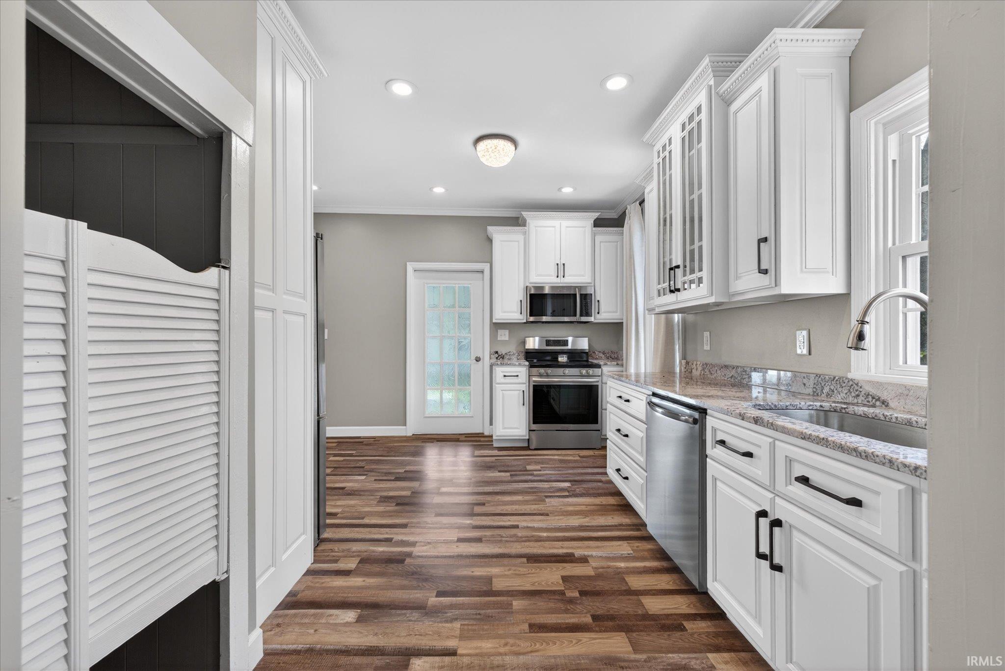 1005 East Walnut Street Washington, IN 47501 - Photo 14 of 31