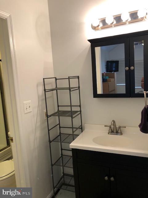8341 Montgomery Run Road, Unit J Ellicott City, MD 21043 - Photo 34 of 39 Master bath