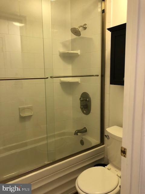 8341 Montgomery Run Road, Unit J Ellicott City, MD 21043 - Photo 35 of 39 Master bathroom
