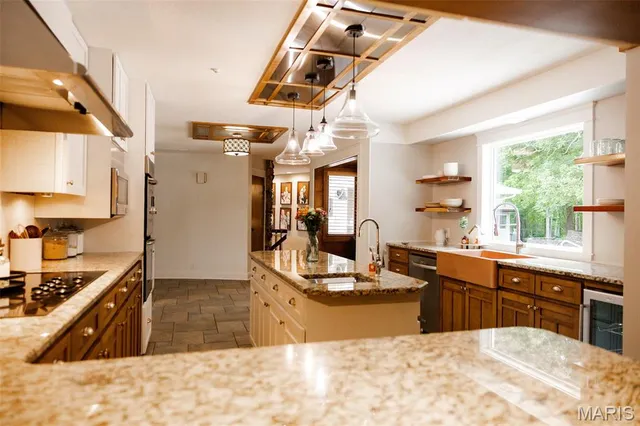 $645,000 | 11 Dumaine Street, Cape Girardeau, MO 63701