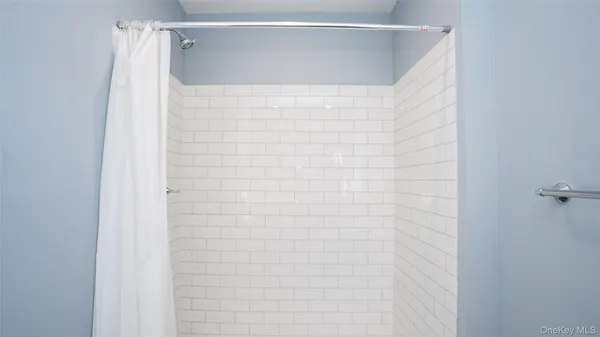 $3,950 | 4001 Broadway, Island Park, NY 11558