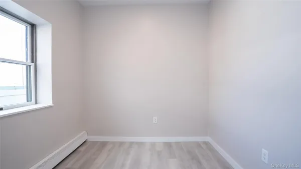 $3,950 | 4001 Broadway, Island Park, NY 11558