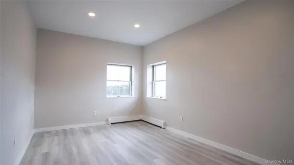 $3,950 | 4001 Broadway, Island Park, NY 11558