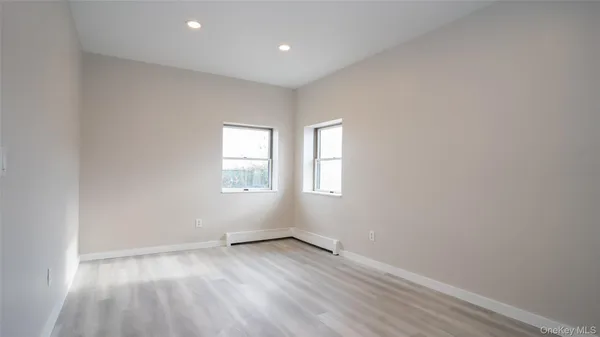 $3,950 | 4001 Broadway, Island Park, NY 11558