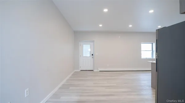 $3,950 | 4001 Broadway, Island Park, NY 11558