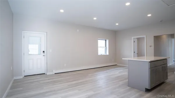 $3,950 | 4001 Broadway, Island Park, NY 11558