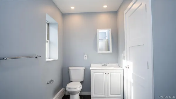 $3,950 | 4001 Broadway, Island Park, NY 11558