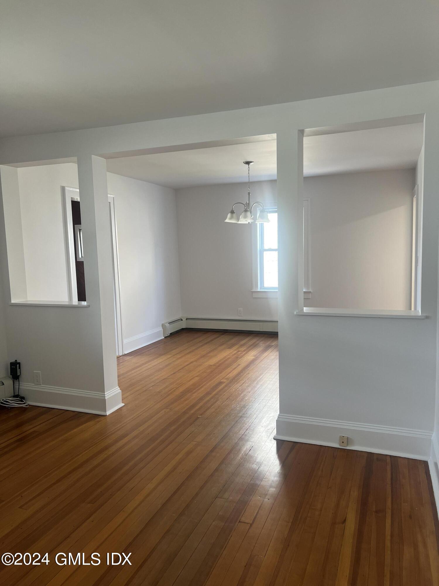 225 Hamilton Avenue, Unit 1 Greenwich, CT 06830 - Photo 15 of 39 Living room