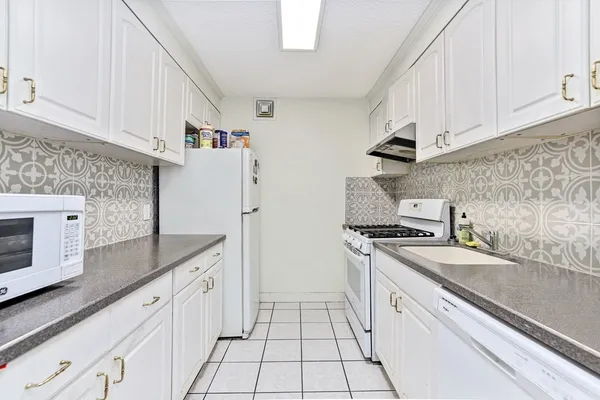 $4,500 | 44 Washington Street, Unit 801, Brookline, MA 02445