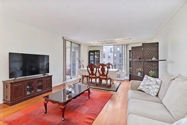 $4,500 | 44 Washington Street, Unit 801, Brookline, MA 02445