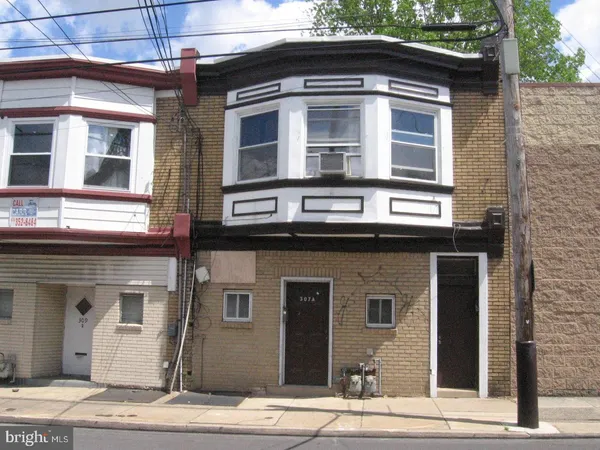 $279,900 | 307 Clifton Avenue, Darby, PA 19023