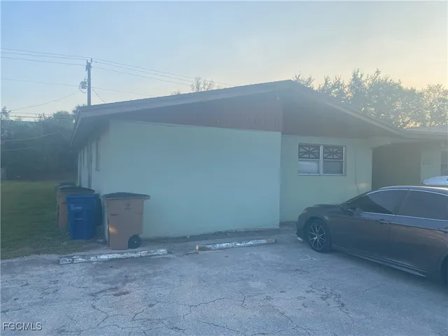 $1,200 | 12607 First Street, Fort Myers, FL 33905