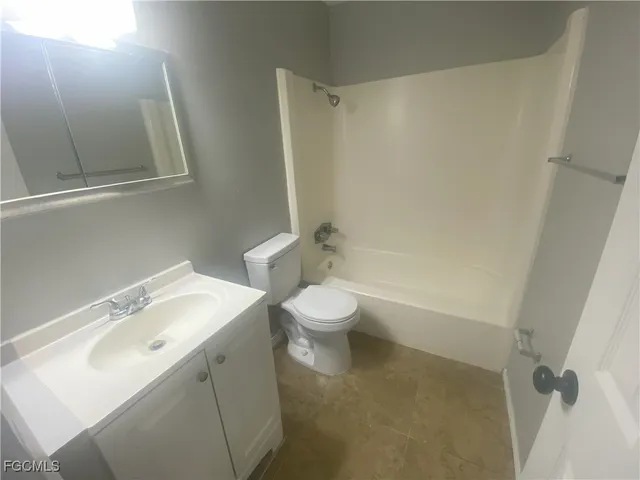 $1,200 | 12607 First Street, Fort Myers, FL 33905