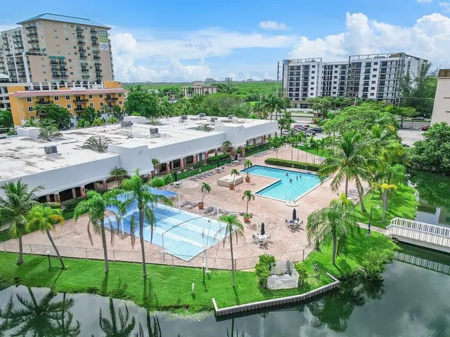 $164,000 | 608 Northeast 2nd Street, Unit 241, Dania Beach, FL 33004