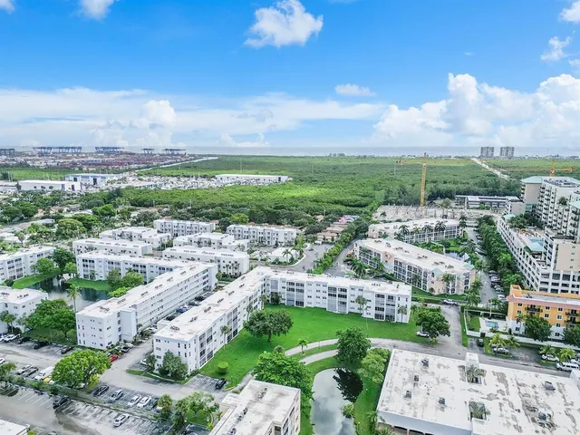 $164,000 | 608 Northeast 2nd Street, Unit 241, Dania Beach, FL 33004