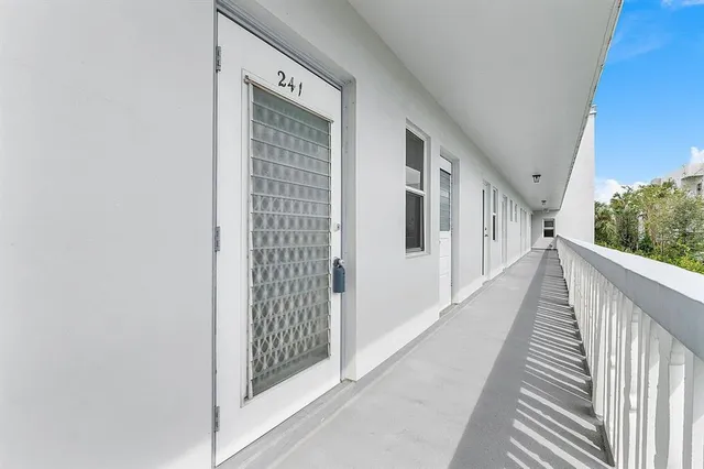 $164,000 | 608 Northeast 2nd Street, Unit 241, Dania Beach, FL 33004