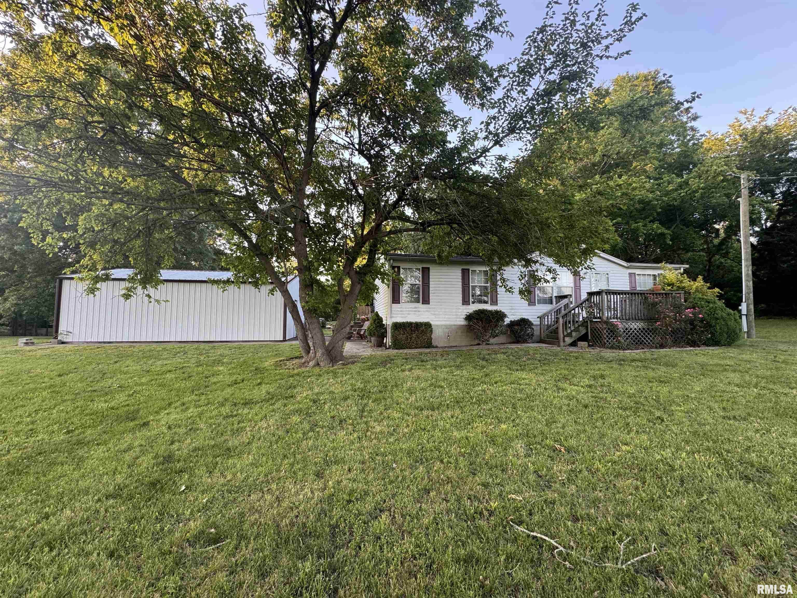 6985 Izaac Walton Road Benton, IL 62812 - Photo 2 of 19
