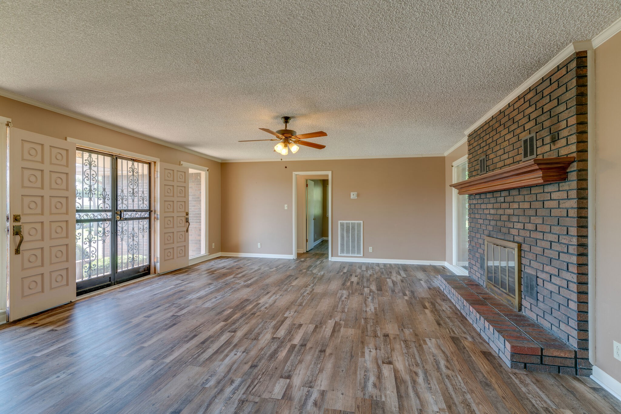 1253 Shawnee Road Madison, TN 37115 - Photo 4 of 25 Gallery Image 4