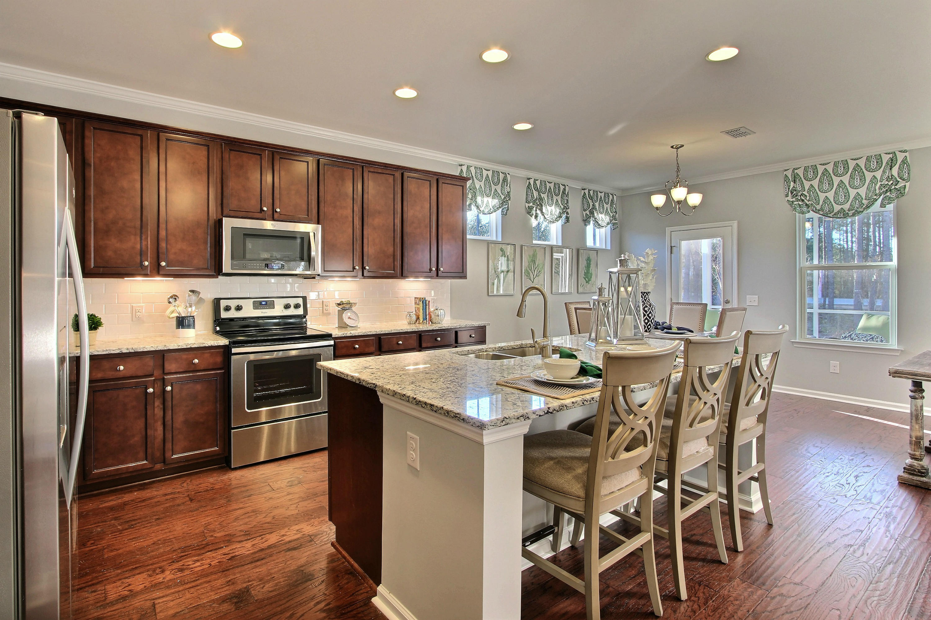 2272 Spring Hope Drive Mount Pleasant, SC 29466 - Photo 3 of 13 Kitchen5