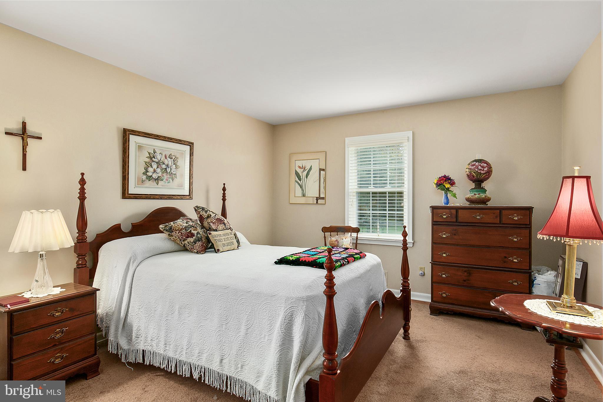 9 Dale Road Burlington, NJ 08016 - Photo 24 of 41 Second bedroom w/HW floor, cedar closet