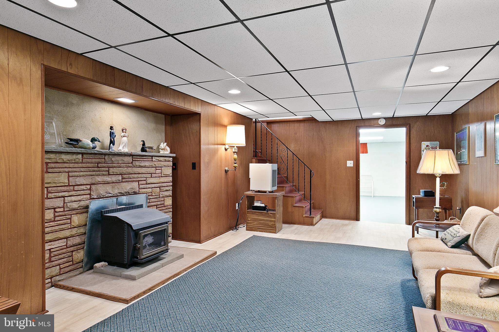 9 Dale Road Burlington, NJ 08016 - Photo 28 of 41 Basement family room w/ recessed lighting