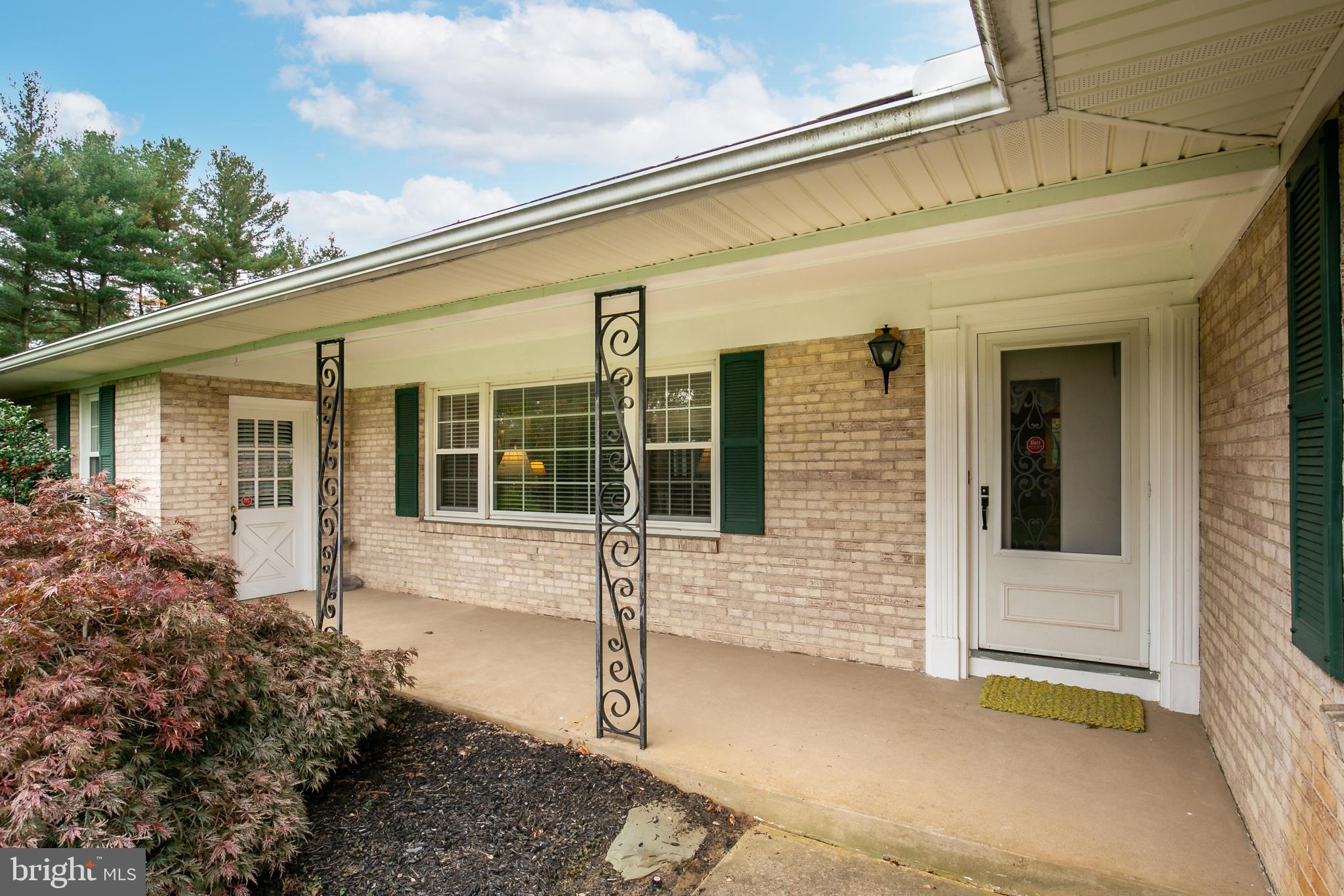 9 Dale Road Burlington, NJ 08016 - Photo 5 of 41 Charming front porch