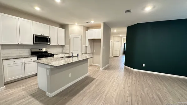 $1,850 | 10811 Hernando Court, Converse, TX 78109