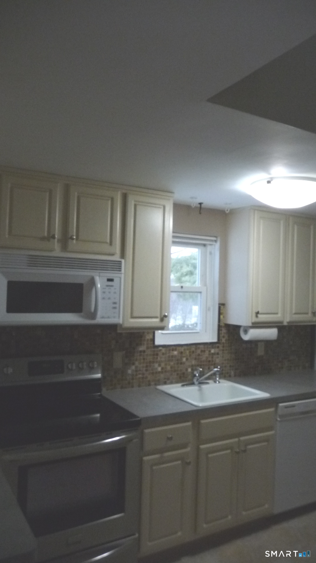 Little River Lane Middletown, CT 06457 - Photo 7 of 31