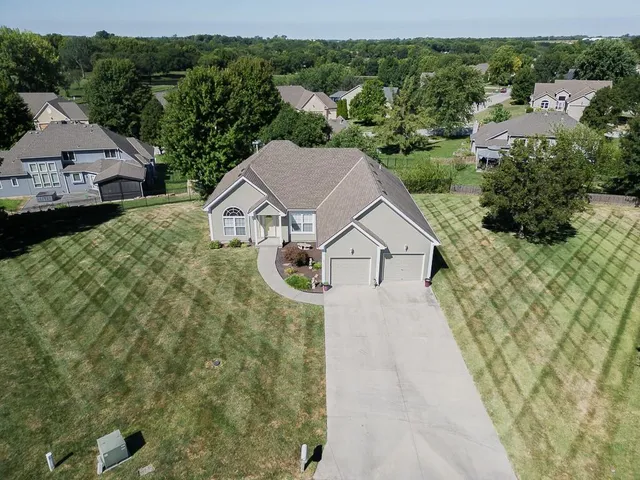 $425,000 | 12512 Pine Valley Drive, Kansas City, KS 66109