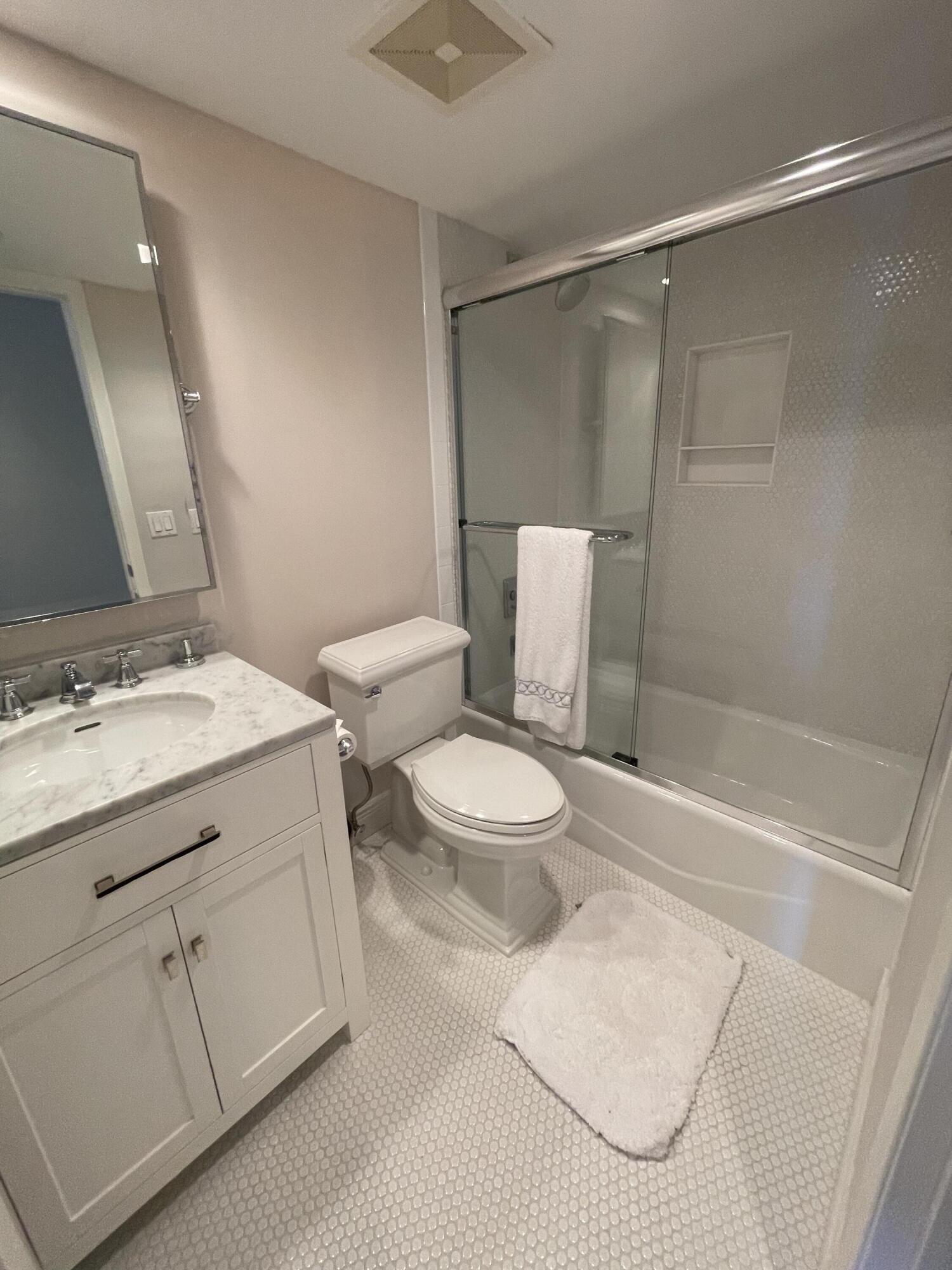 3311 Bridgewood Drive Boca Raton, FL 33434 - Photo 26 of 70 2nd Level Bathroom