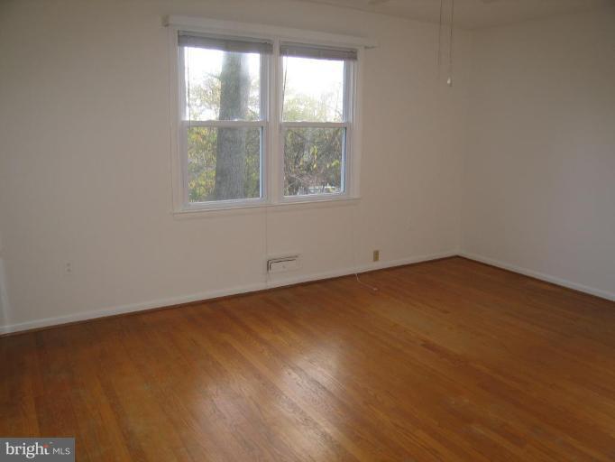6122 Ridgeview Avenue Baltimore, MD 21206 - Photo 8 of 23 2ND BDR FEATURES WOOD FLOORS & CALIFORNIA CLOSETS