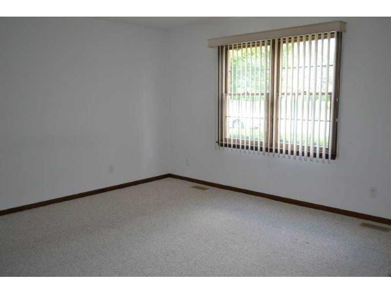 2117 Olympic Street Springfield, OH 45503 - Photo 4 of 25