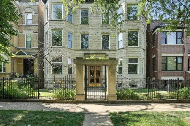 $259,900 | 1431 West Cuyler Avenue, Unit 1S, Chicago, IL 60613
