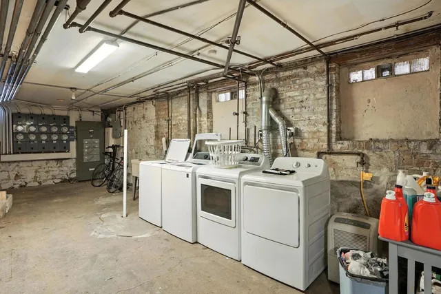 $259,900 | 1431 West Cuyler Avenue, Unit 1S, Chicago, IL 60613