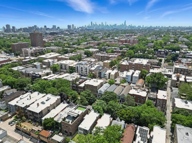 $259,900 | 1431 West Cuyler Avenue, Unit 1S, Chicago, IL 60613