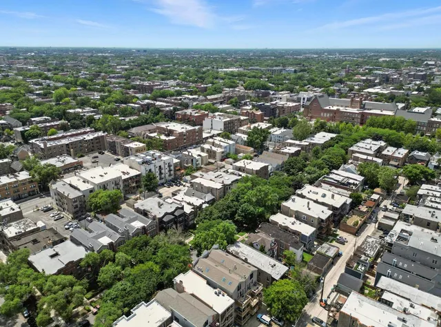 $259,900 | 1431 West Cuyler Avenue, Unit 1S, Chicago, IL 60613