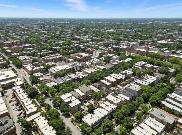 $259,900 | 1431 West Cuyler Avenue, Unit 1S, Chicago, IL 60613