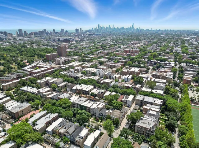 $259,900 | 1431 West Cuyler Avenue, Unit 1S, Chicago, IL 60613