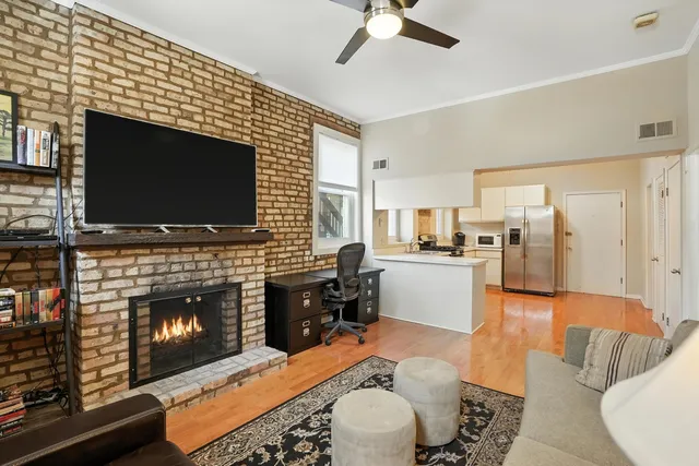 $259,900 | 1431 West Cuyler Avenue, Unit 1S, Chicago, IL 60613