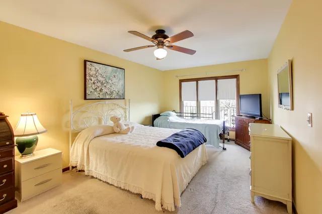 $275,000 | 6121 North Northwest Highway, Unit 406, Chicago, IL 60631