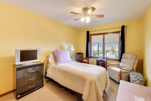 $275,000 | 6121 North Northwest Highway, Unit 406, Chicago, IL 60631