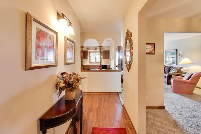 $275,000 | 6121 North Northwest Highway, Unit 406, Chicago, IL 60631