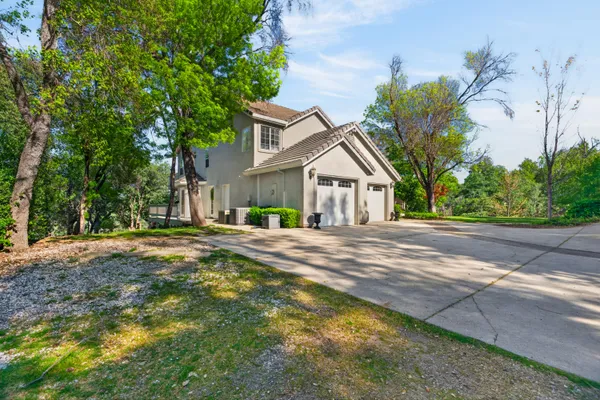 $679,000 | 8725 Landmark Circle, Redding, CA 96001