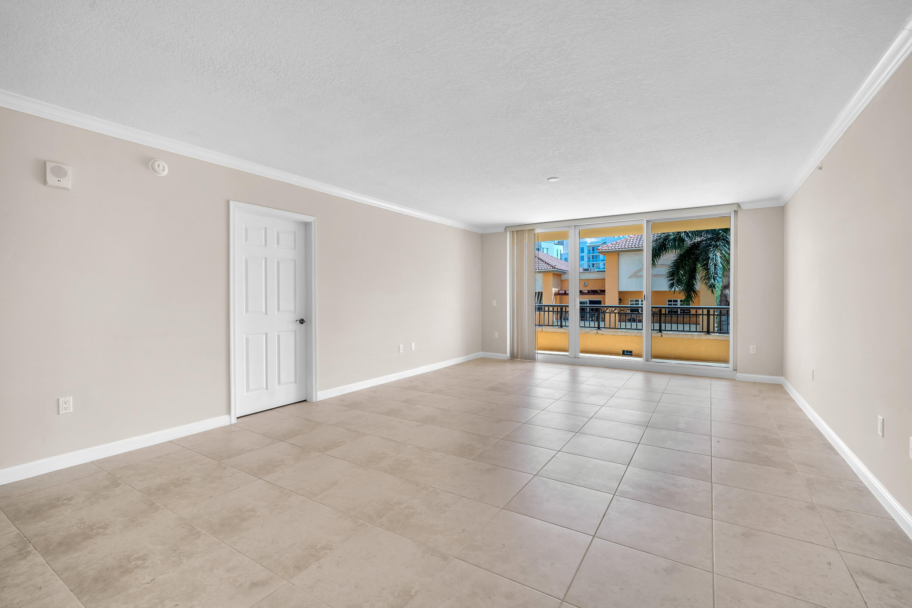 101 Plaza Real South, Unit 829 Boca Raton, FL 33432 - Photo 9 of 37 DSC_6722