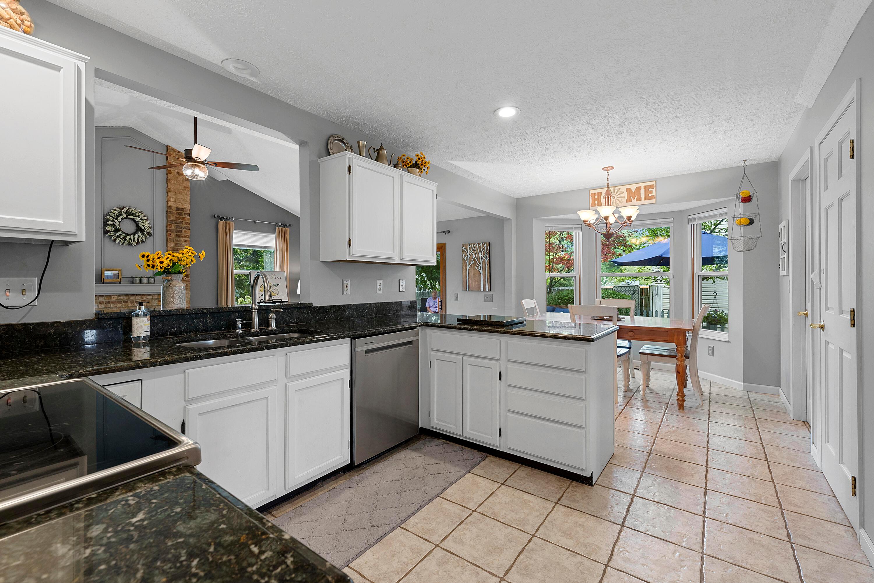 1095 Rousseau Lane Galloway, OH 43119 - Photo 12 of 39 DSC01308