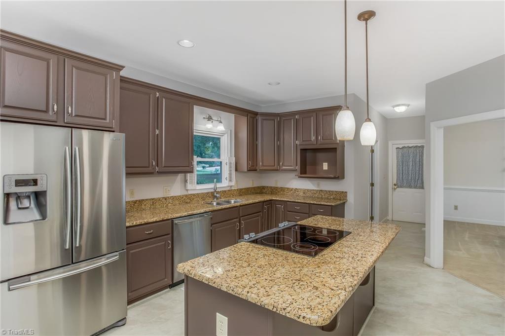 5802 Beckenham Way Oak Ridge, NC 27310 - Photo 10 of 36