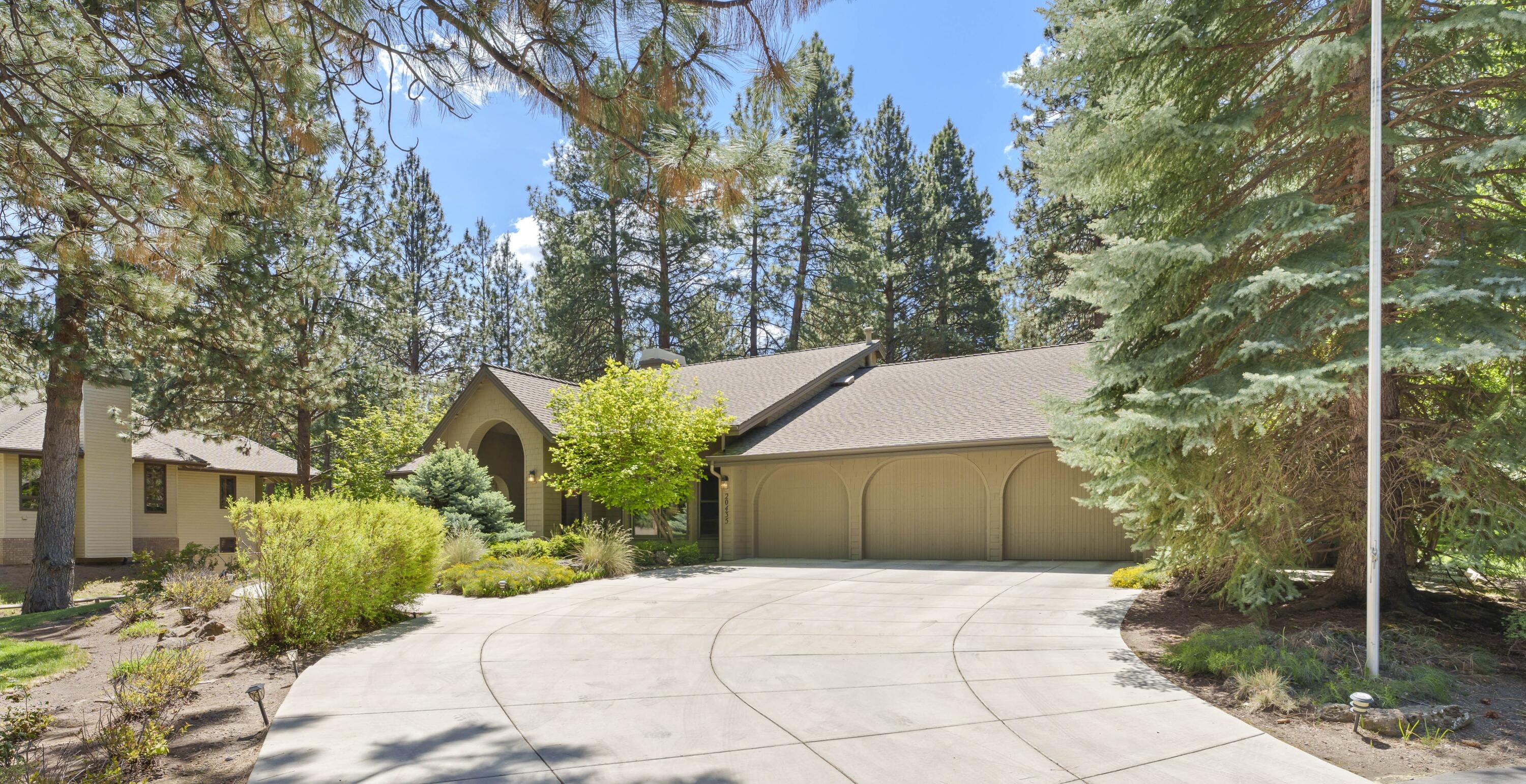 20435 Powder Mountain Court Bend, OR 97702 - Photo 2 of 38 DSC00593