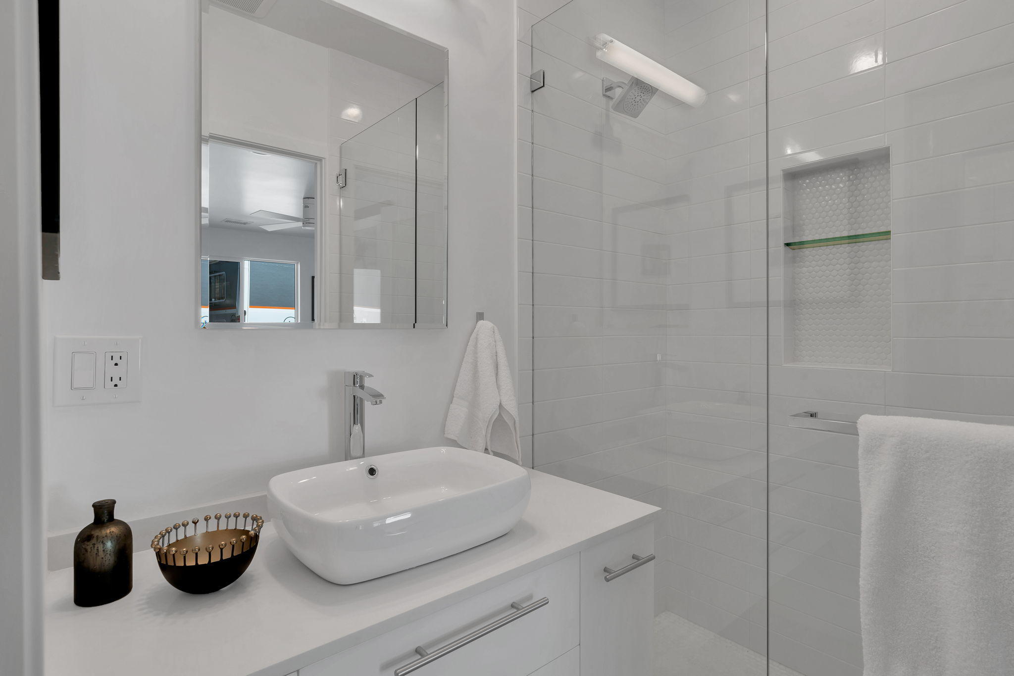 71374 Biskra Road Rancho Mirage, CA 92270 - Photo 47 of 75 a bathroom with a sink and a mirror