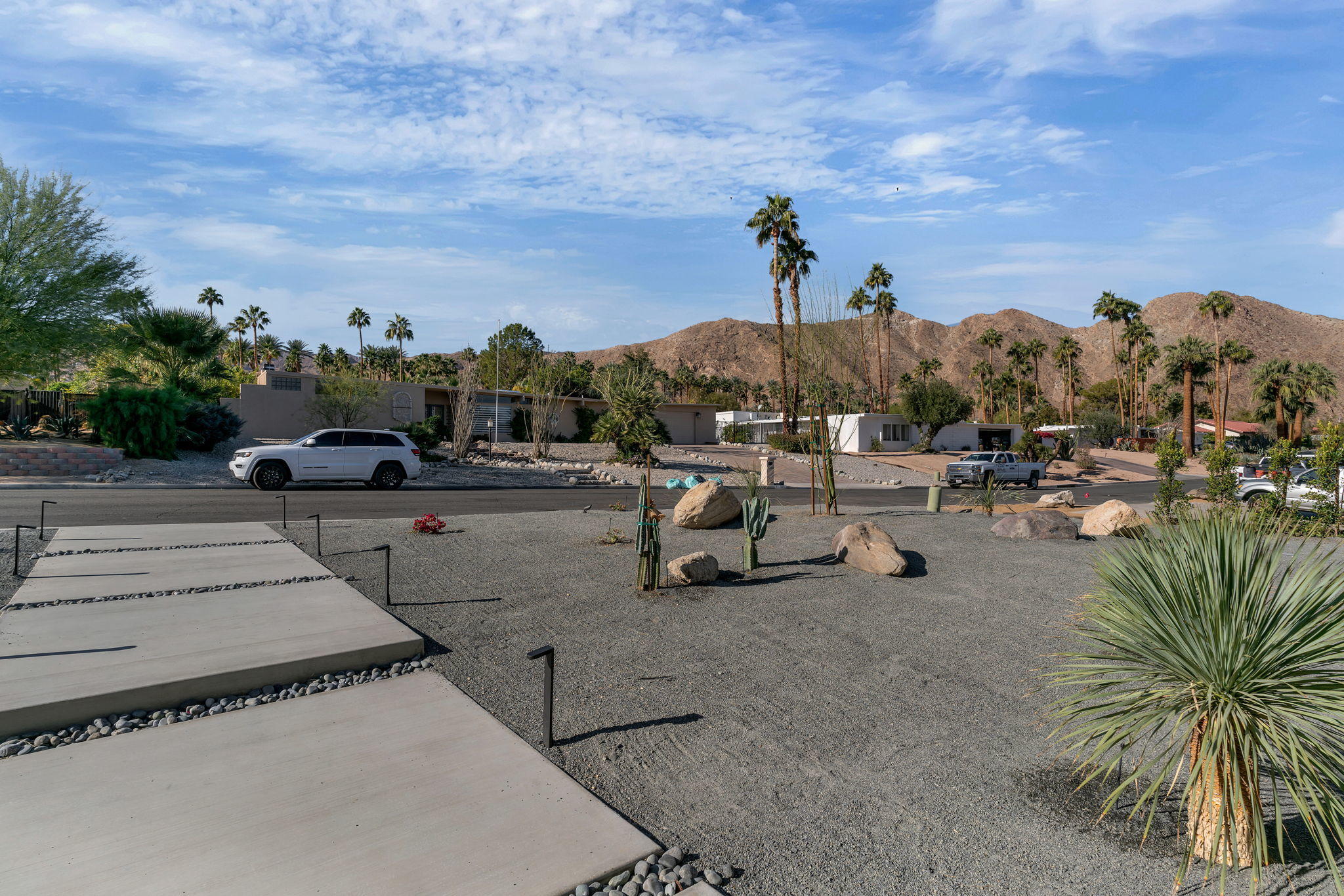 71374 Biskra Road Rancho Mirage, CA 92270 - Photo 70 of 75 Frontyard w/Mountain Views